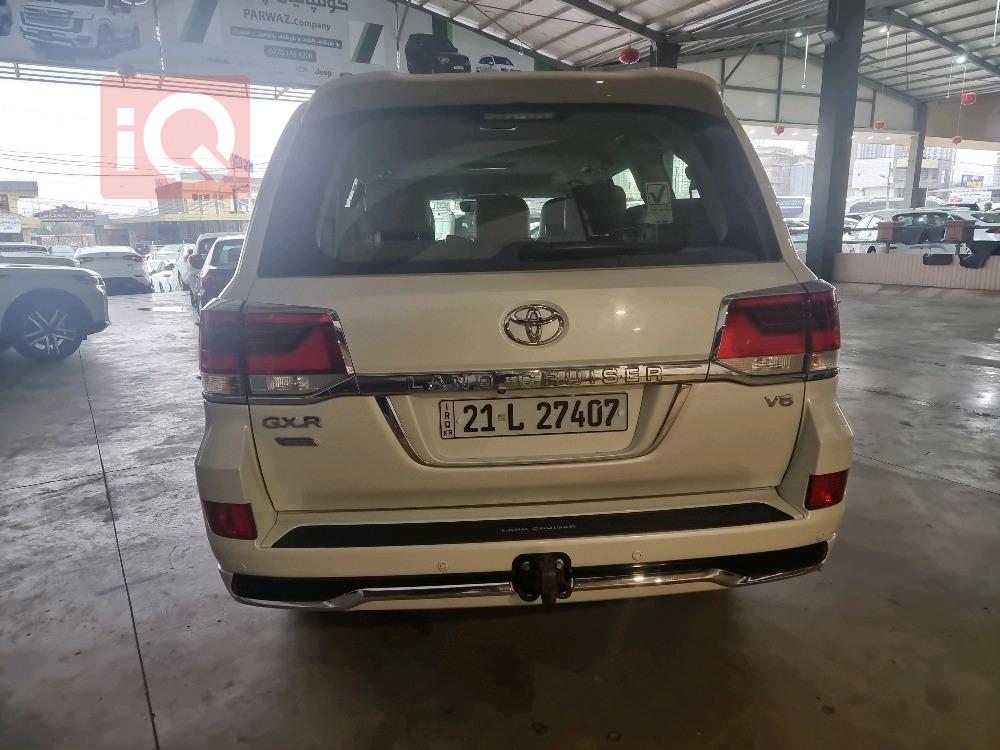 Toyota Land Cruiser